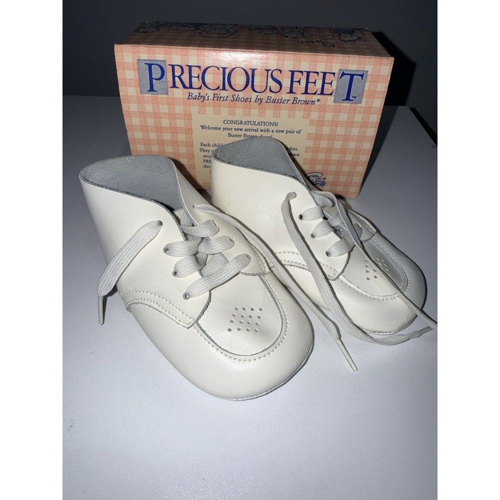 008 Vintage Precious Feet White Leather Baby Shoes 3M E